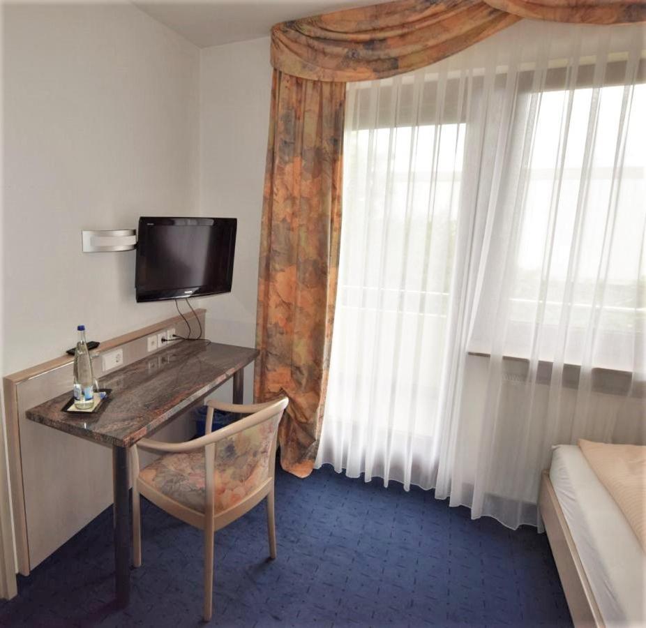 Hotel Alena - Kontaktlos Check-In Filderstadt Zewnętrze zdjęcie